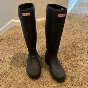 Hunter rain boots navy size 8